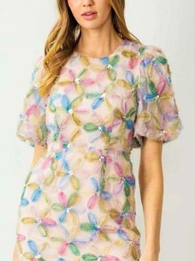 Entro pink with Florals mini dress with keyhole back  sz 4 6 stunning and fun